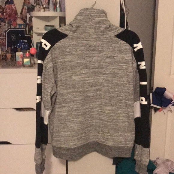 VS PINK sweatshirt - Picture 3 of 3